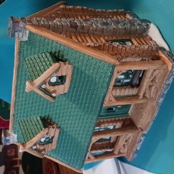 Vintage 1996 Christmas Valley THE LODGE BUILDING Pre Owned. - Picture 3 of 4